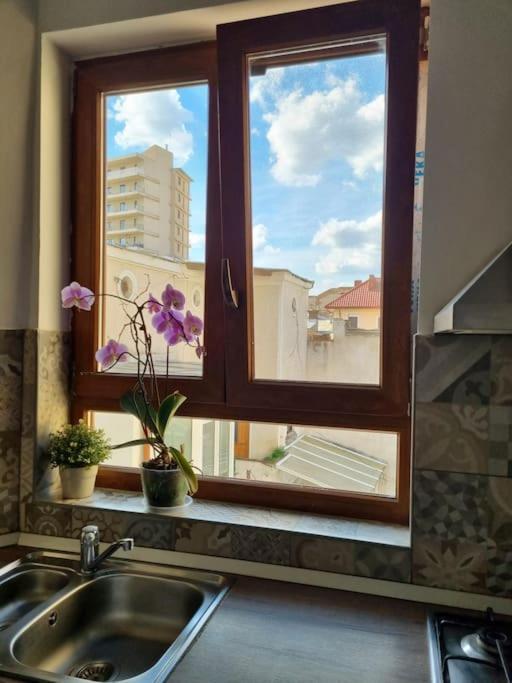 Cozy Apartment Near City Center บูคาเรสต์ ภายนอก รูปภาพ