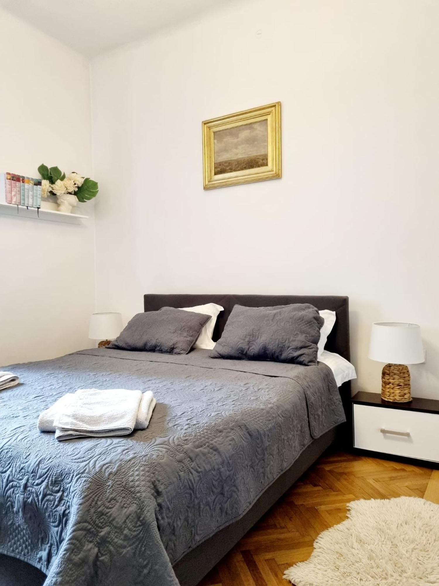 Cozy Apartment Near City Center บูคาเรสต์ ภายนอก รูปภาพ
