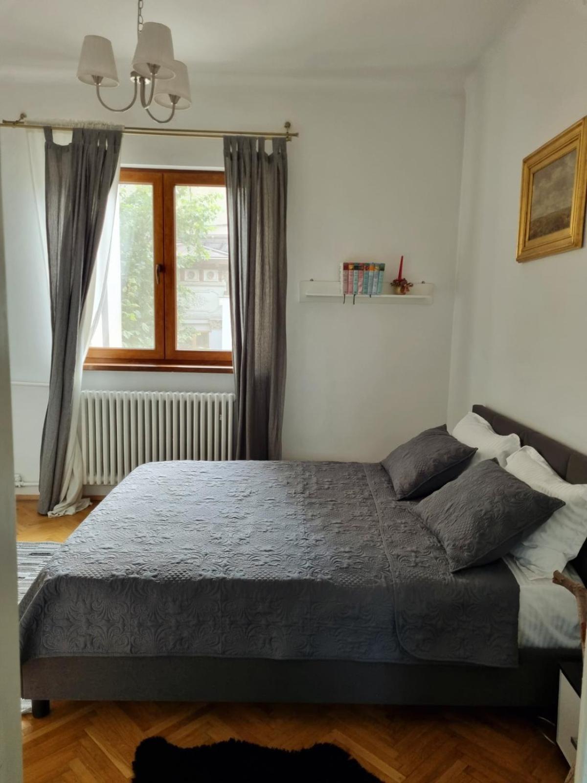 Cozy Apartment Near City Center บูคาเรสต์ ภายนอก รูปภาพ